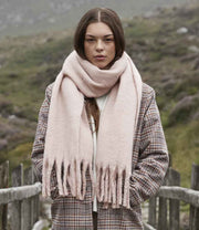 BB496R Blush Pink Model