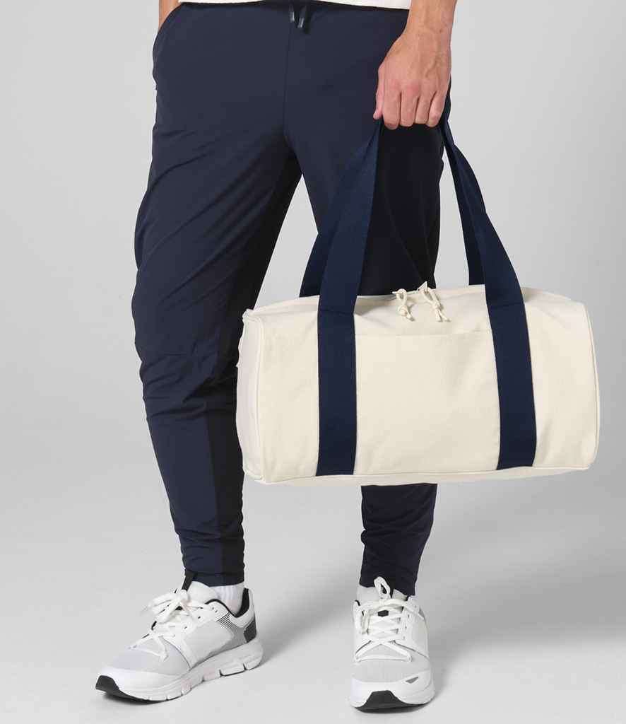 BG676 Natural/Navy Model
