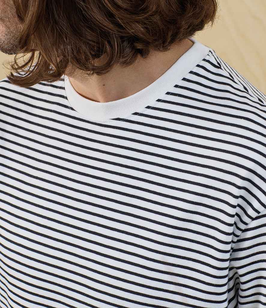 PR020 Black/White Stripe Model